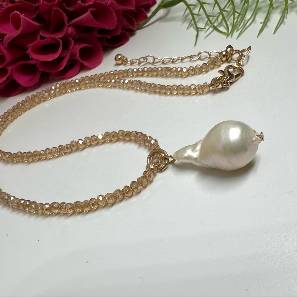 NEW⚜️Baroque Pearl Crystal Beaded Necklace - Picture 3 of 5